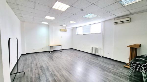 Сдам помещение под офис/магазин 40кв.м на Советов в центре Новороссийска, 4 этаж, бизнес центр "Плаза" Оплата + коммуналка — фото 2